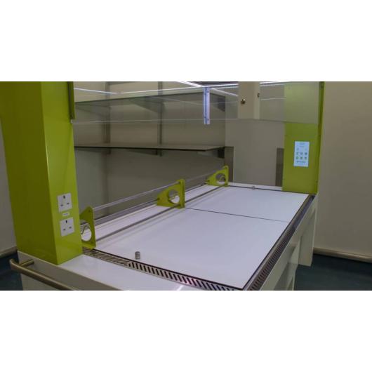 Sychem animal-transfer-station-raised-worksurface-1100x619 (1)